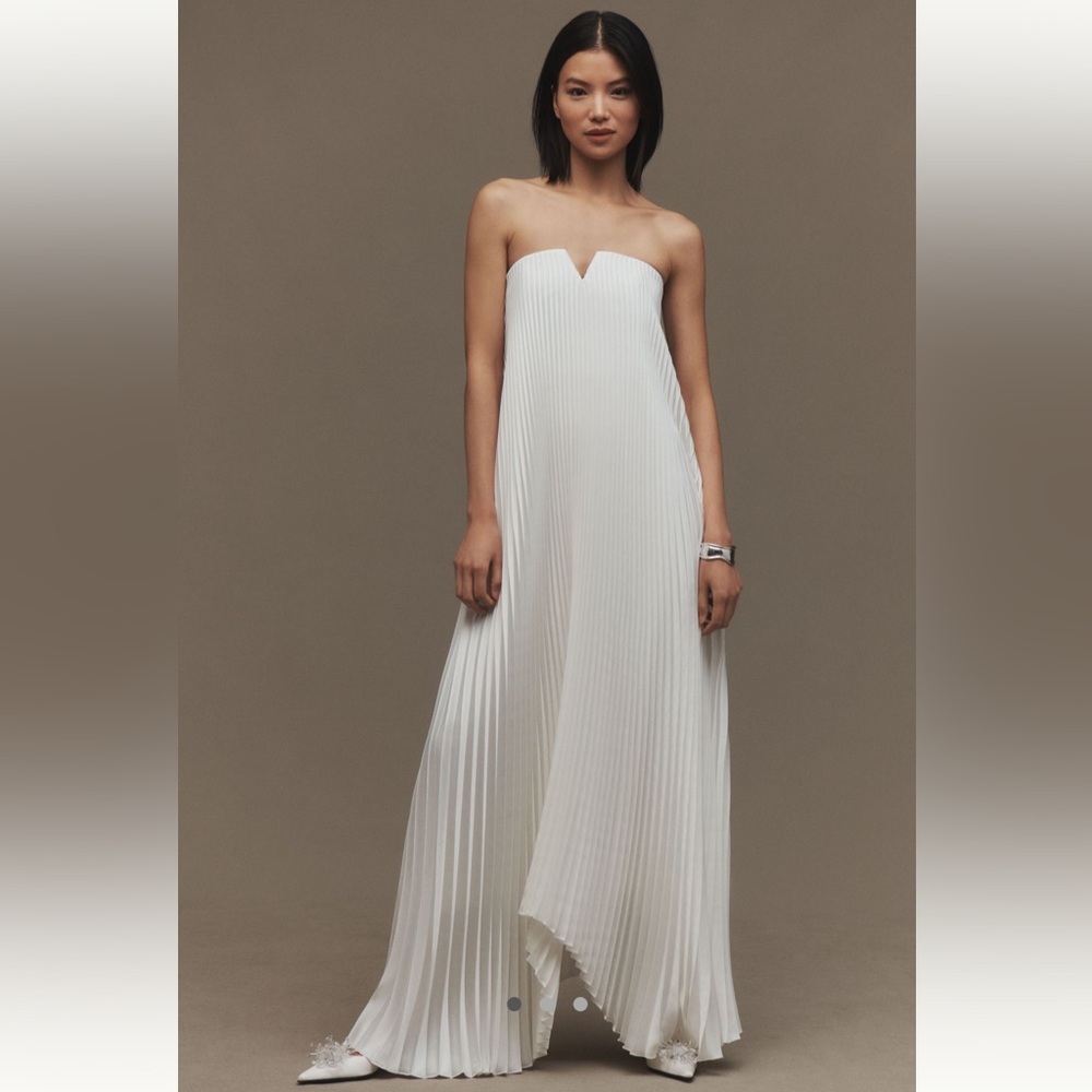 Brand New L'IDÉE Black Tie Strapless Pleated Maxi Gown